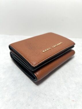 Marc Jacobs Trifold Compact Pebbled Leather Wallet w/Gold Logo, Smoked Almond